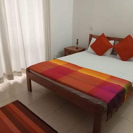 Chelsea Villa Bnb Colombo Esterno foto