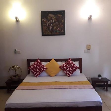 Chelsea Villa Bnb Colombo Esterno foto