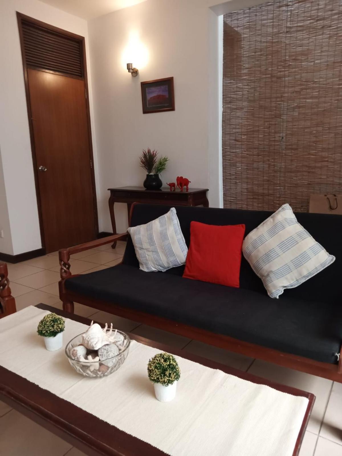 Chelsea Villa Bnb Colombo Esterno foto